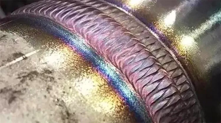 不銹鋼設備焊縫腐蝕如何解決？鼎業耐高溫韌性防腐涂層應用